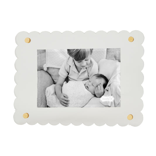 Clear Scallop Acrylic Frame